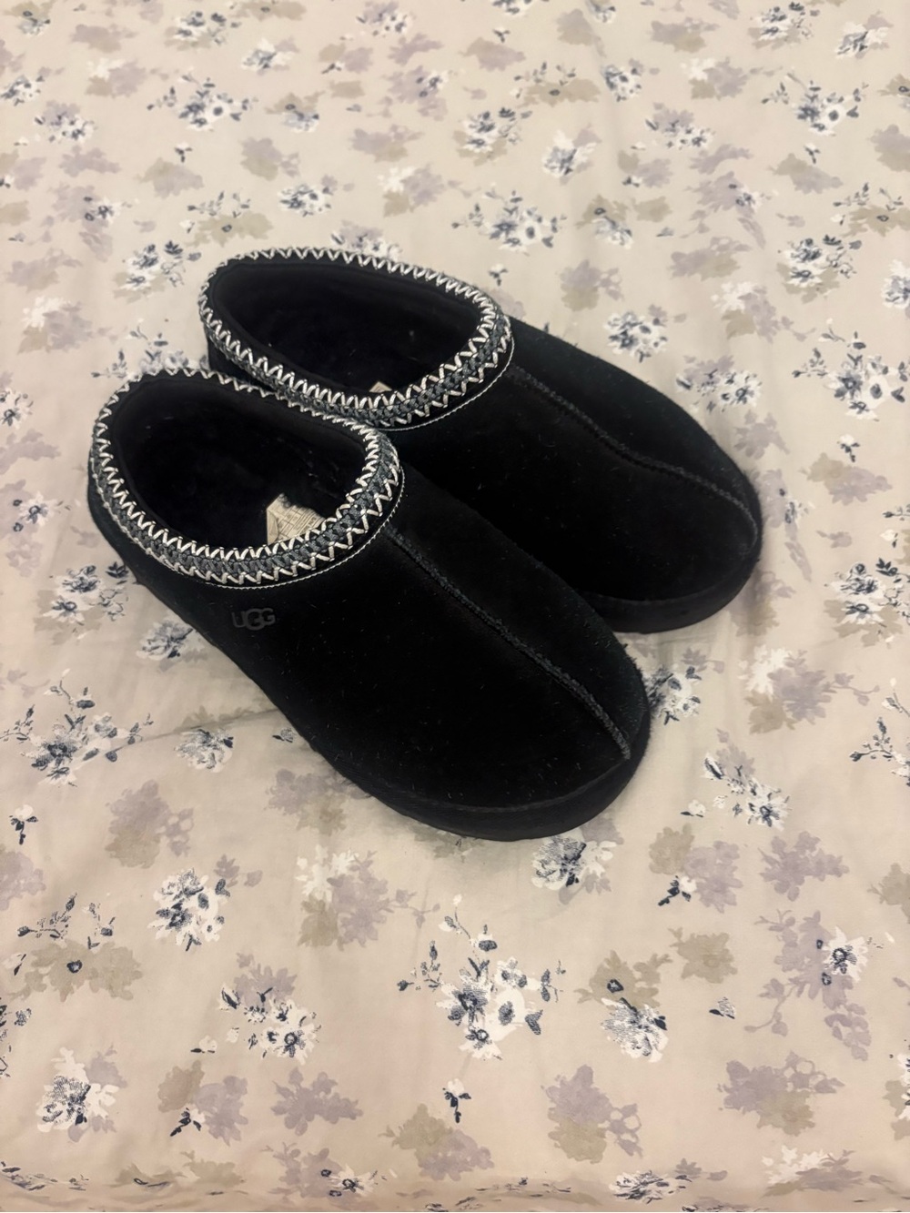 Uggs Tasman Sz 8 new - Picture 2 of 3